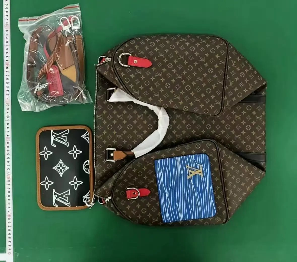 Louis Vuitton Travel Bags Monogram duffel bag with shoulder strap image 5