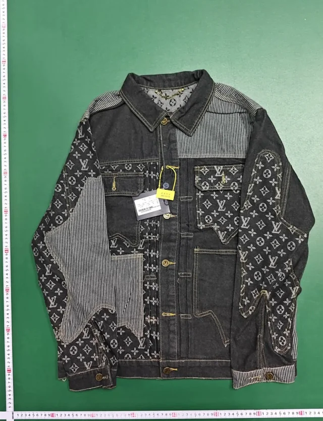 Louis Vuitton Matching Sets Monogram denim jacket and jeans set product detail image 4