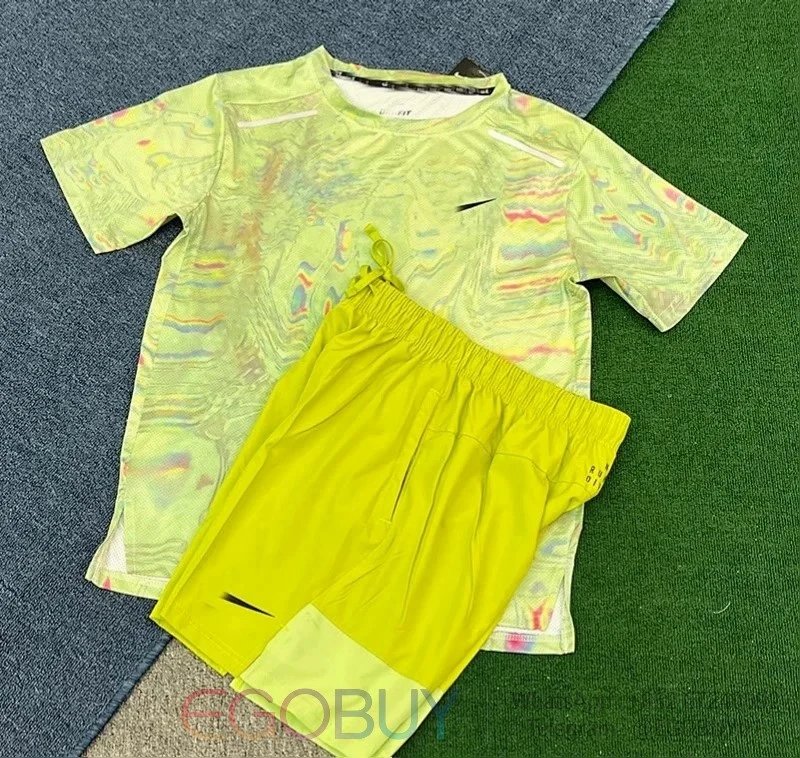 Nike Matching Sets Men's short-sleeve performance T-shirt and shorts set — Track and field short-sleeve green D975 fluorescent green