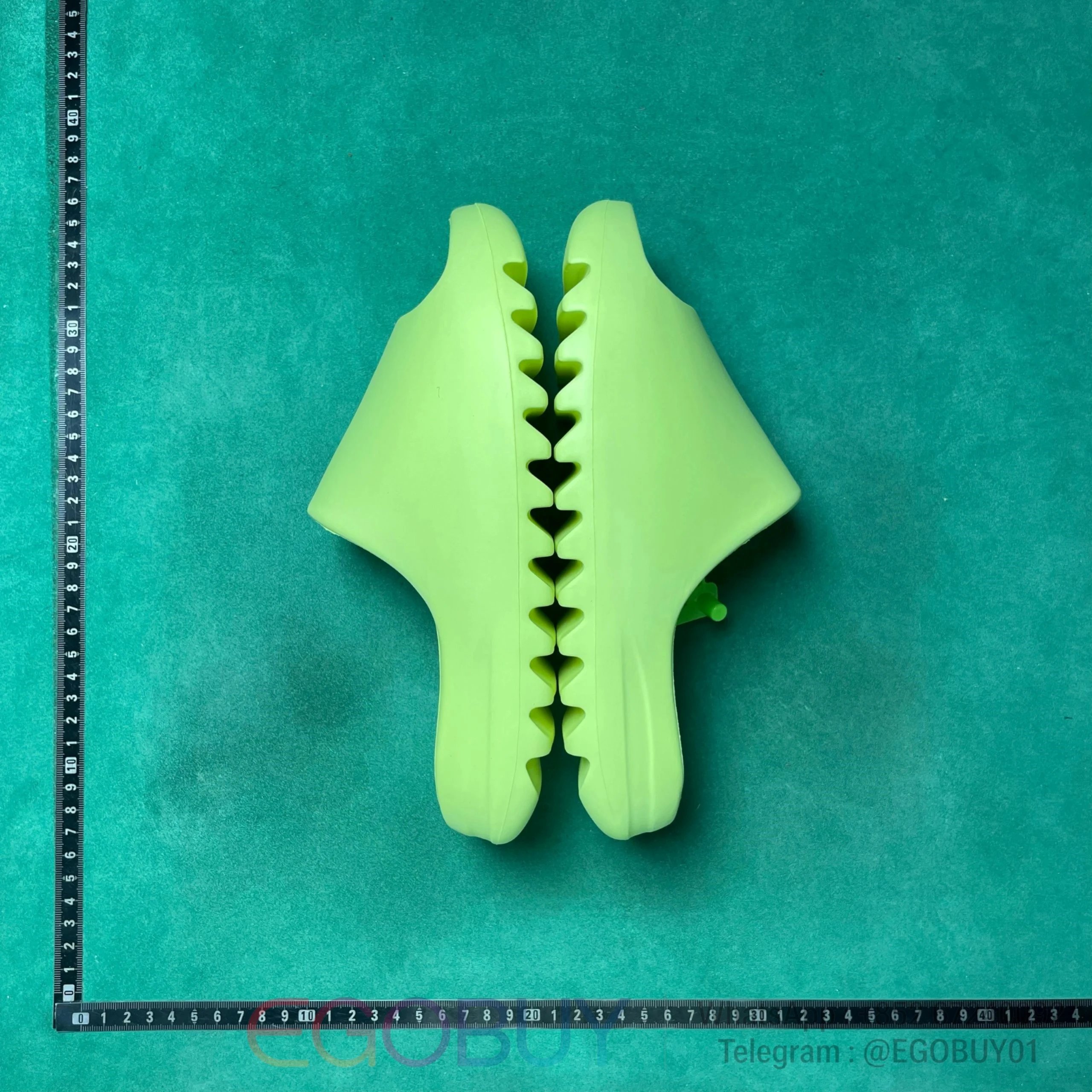 Nike Slippers Mind 001 — Yeezy Slide - Neon Green