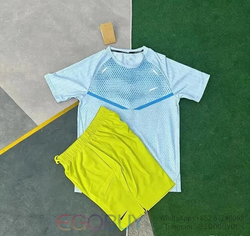 Nike Matching Sets Men's short-sleeve performance T-shirt and shorts set — T900 in blue plus 7501 fluorescent green