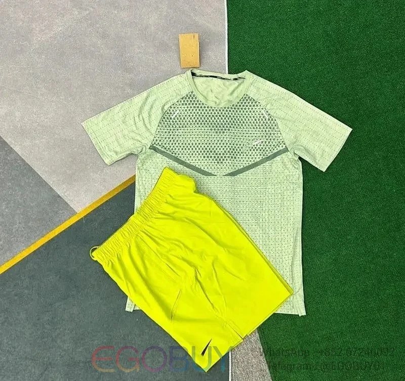 Nike Matching Sets Men's short-sleeve performance T-shirt and shorts set — T900 green +7501 fluorescent green