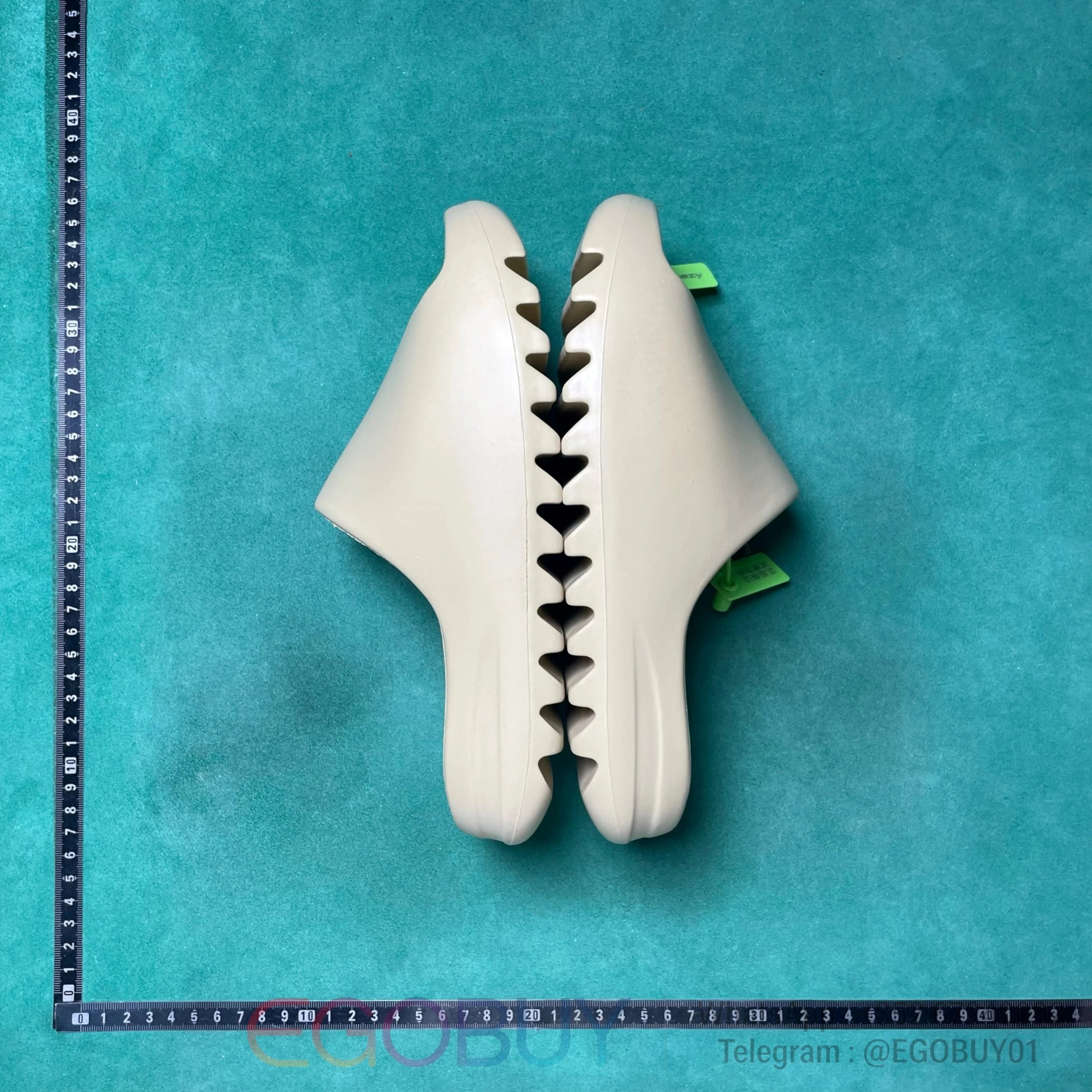 Nike Slippers Mind 001 — Yeezy Slide - Bone white