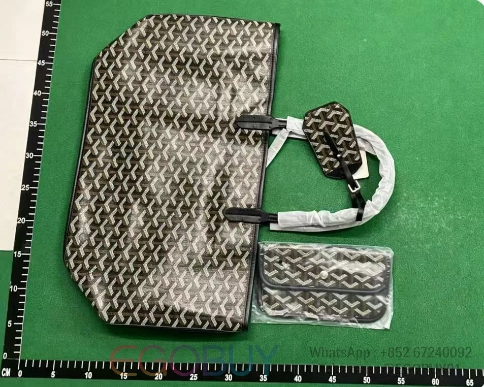 Goyard Wallets & Card Holders Monogram Holder — 39 Tote Bag Black