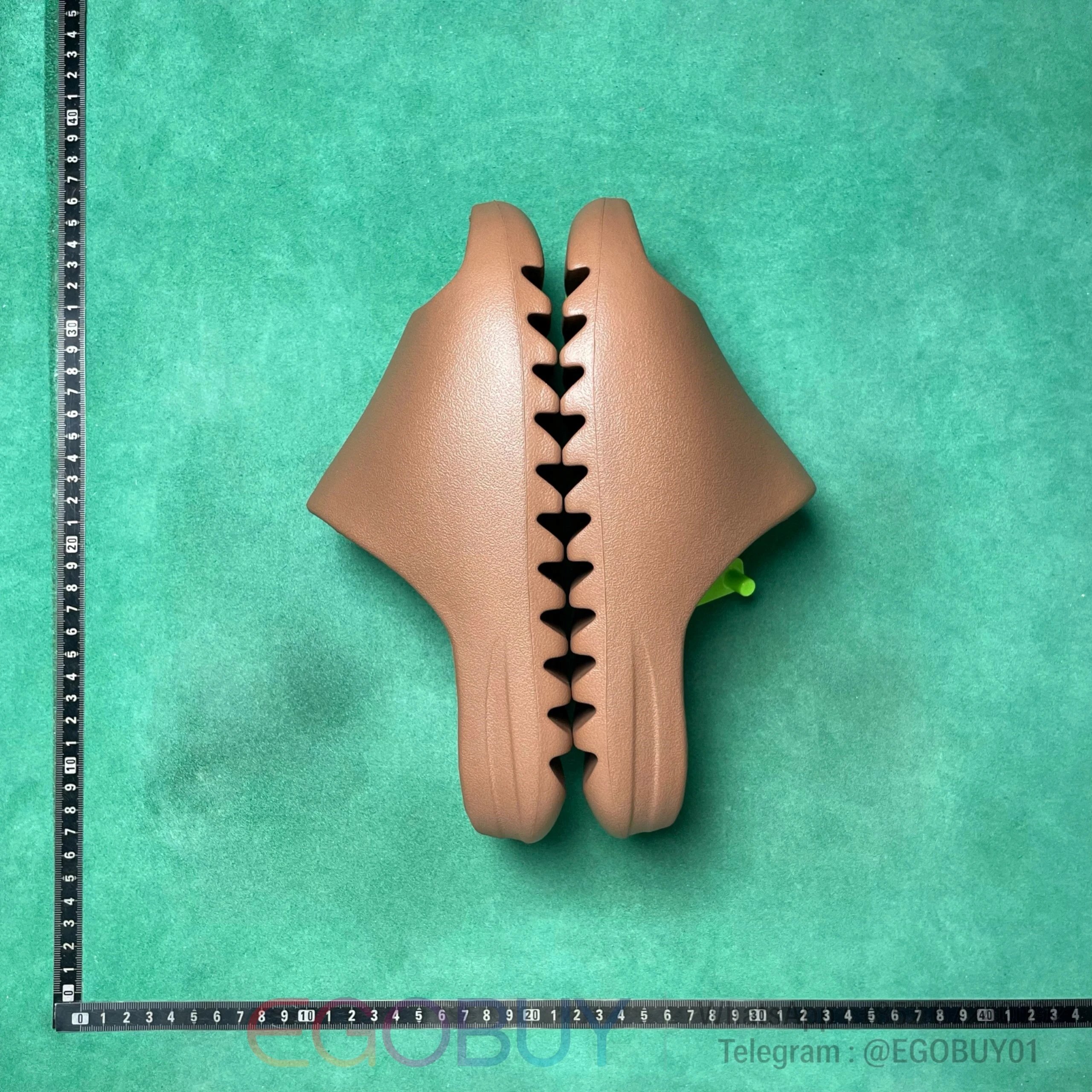 Nike Slippers Mind 001 — Yeezy Slide - OCHRE / Deep beige