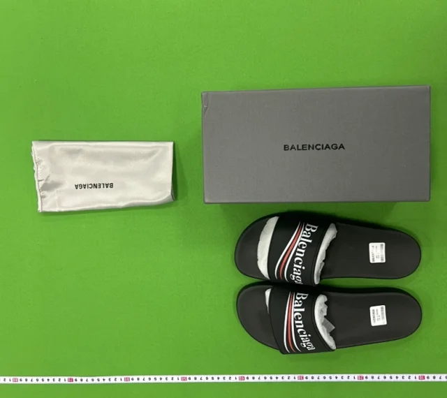Balenciaga Slippers Fuzzy Logo Slide product detail image 9