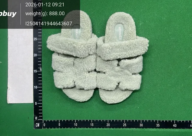 Balenciaga Slippers Fuzzy Logo Slide product detail image 11