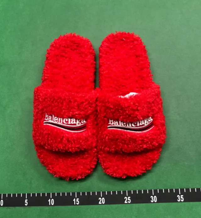 Balenciaga Slippers Fuzzy Logo Slide product detail image 5