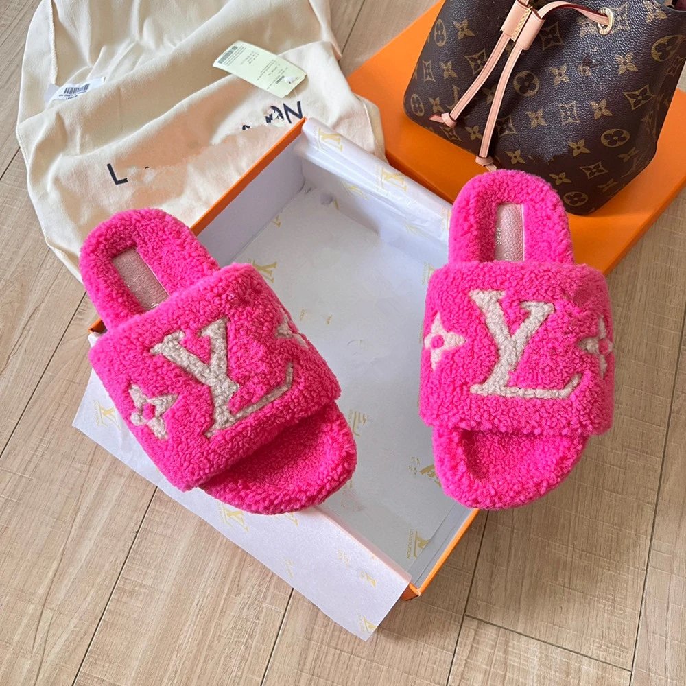 Balenciaga Slippers Fuzzy Logo Slide — 40