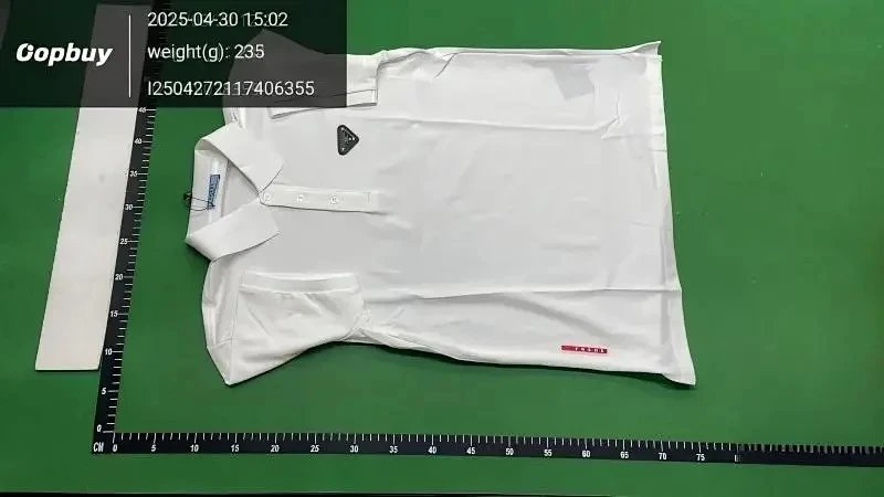 T-shirt 8