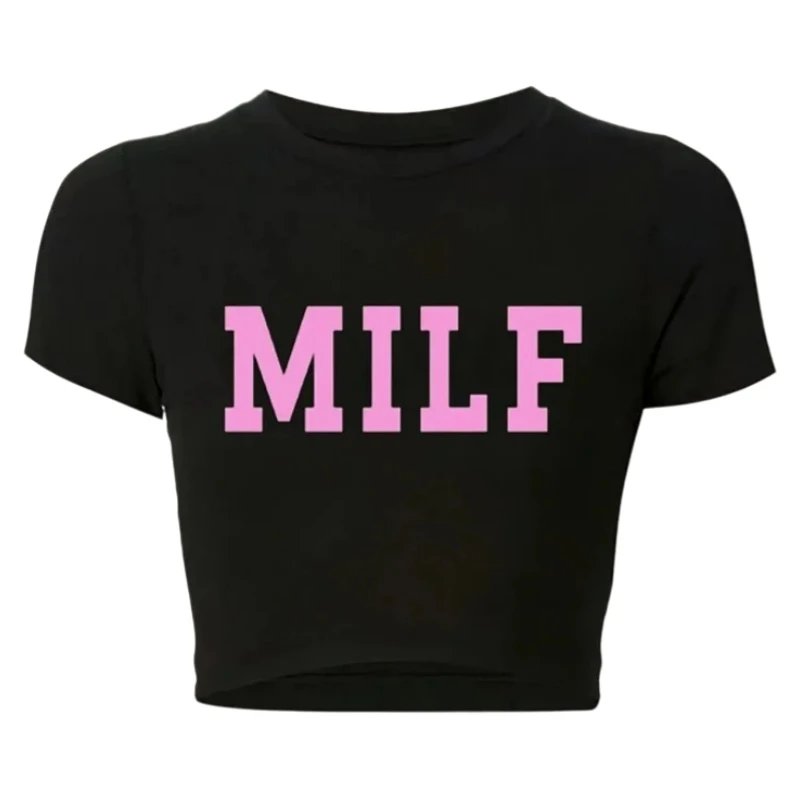 Short, form-fitting T-Shirt