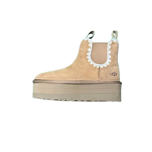UGG Classic Dipper Platform Boot