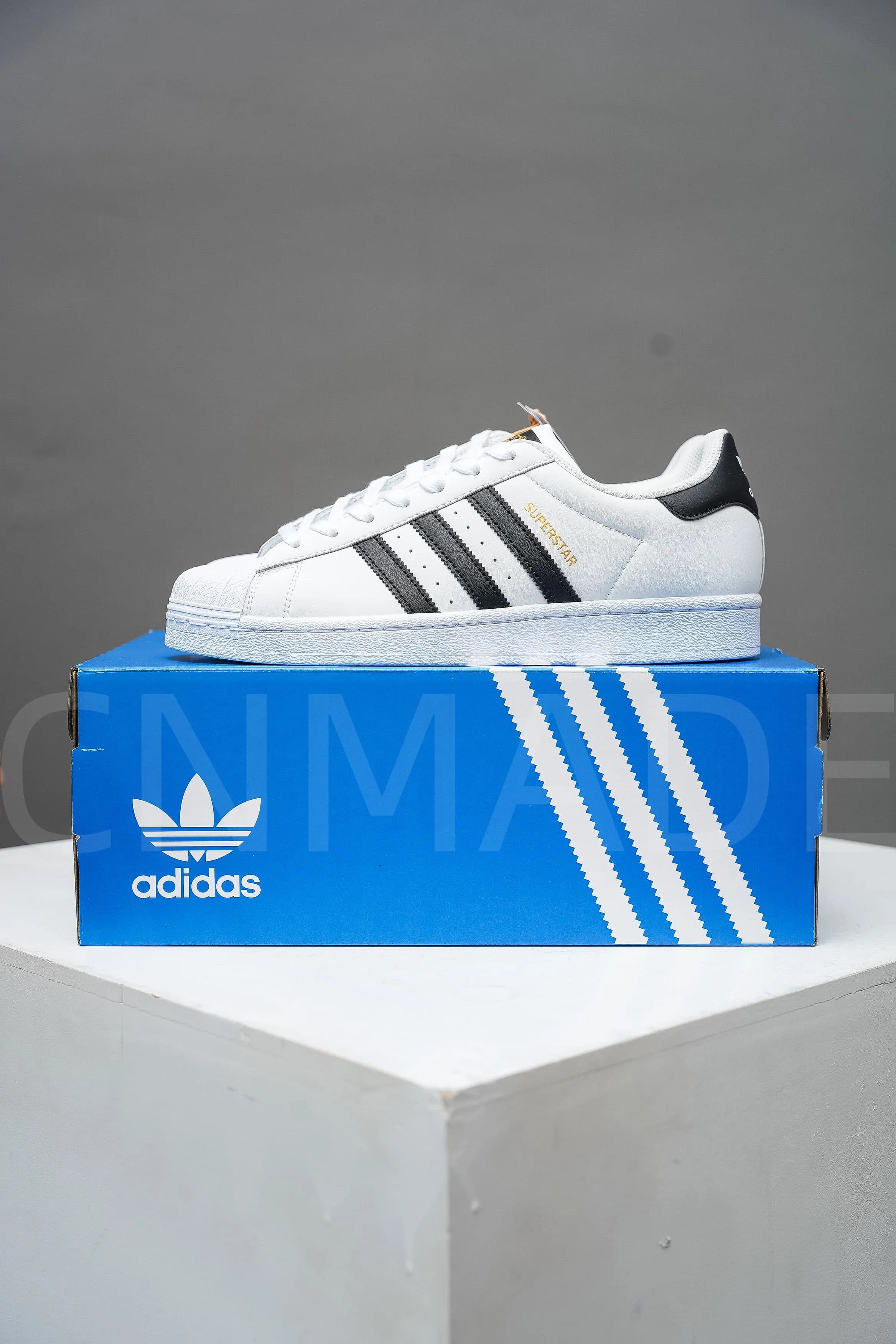 EG4959 White Black