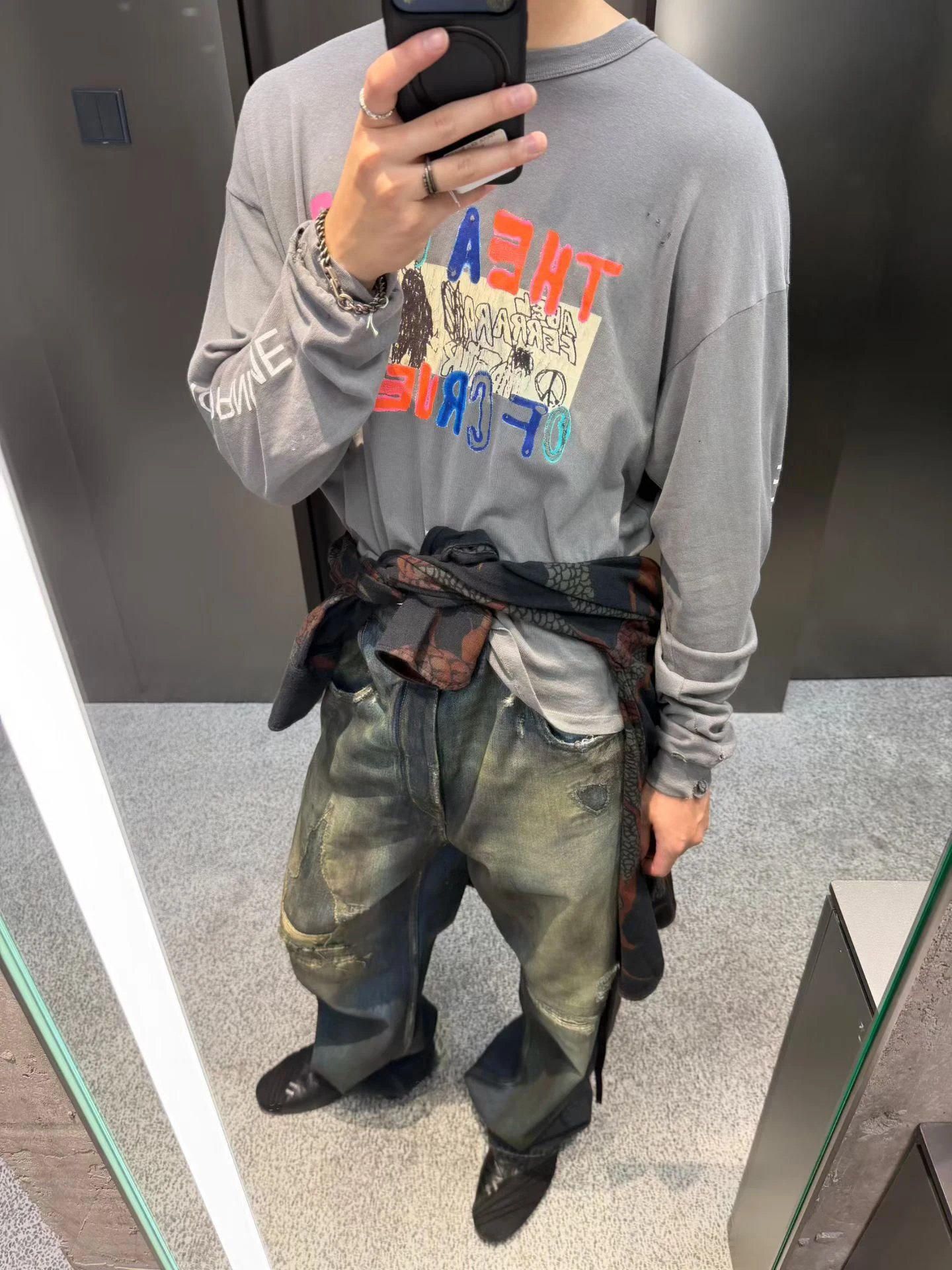 Water-Washed Damaged Cracked Long-Sleeved T-Shirt