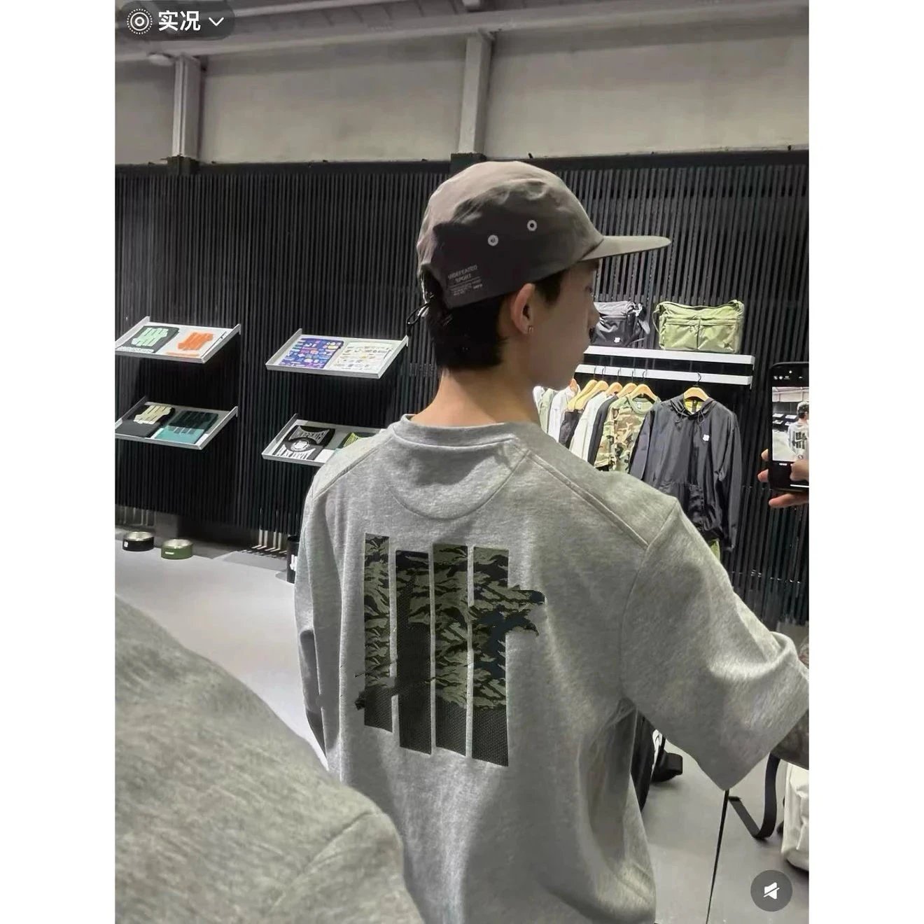 Loose-fit Crew Neck T-Shirt photo 5