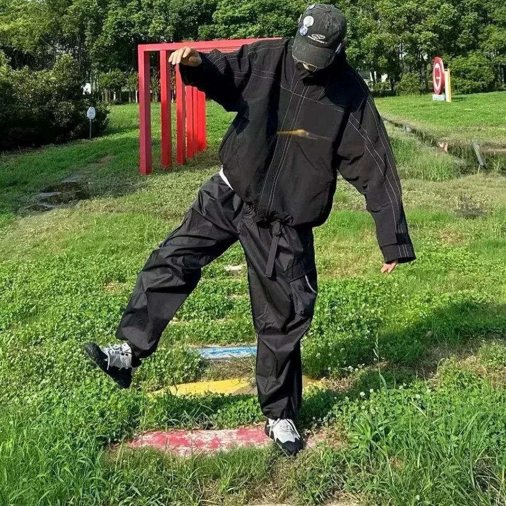 Drawstring Straight-Leg Cargo Pants photo 7