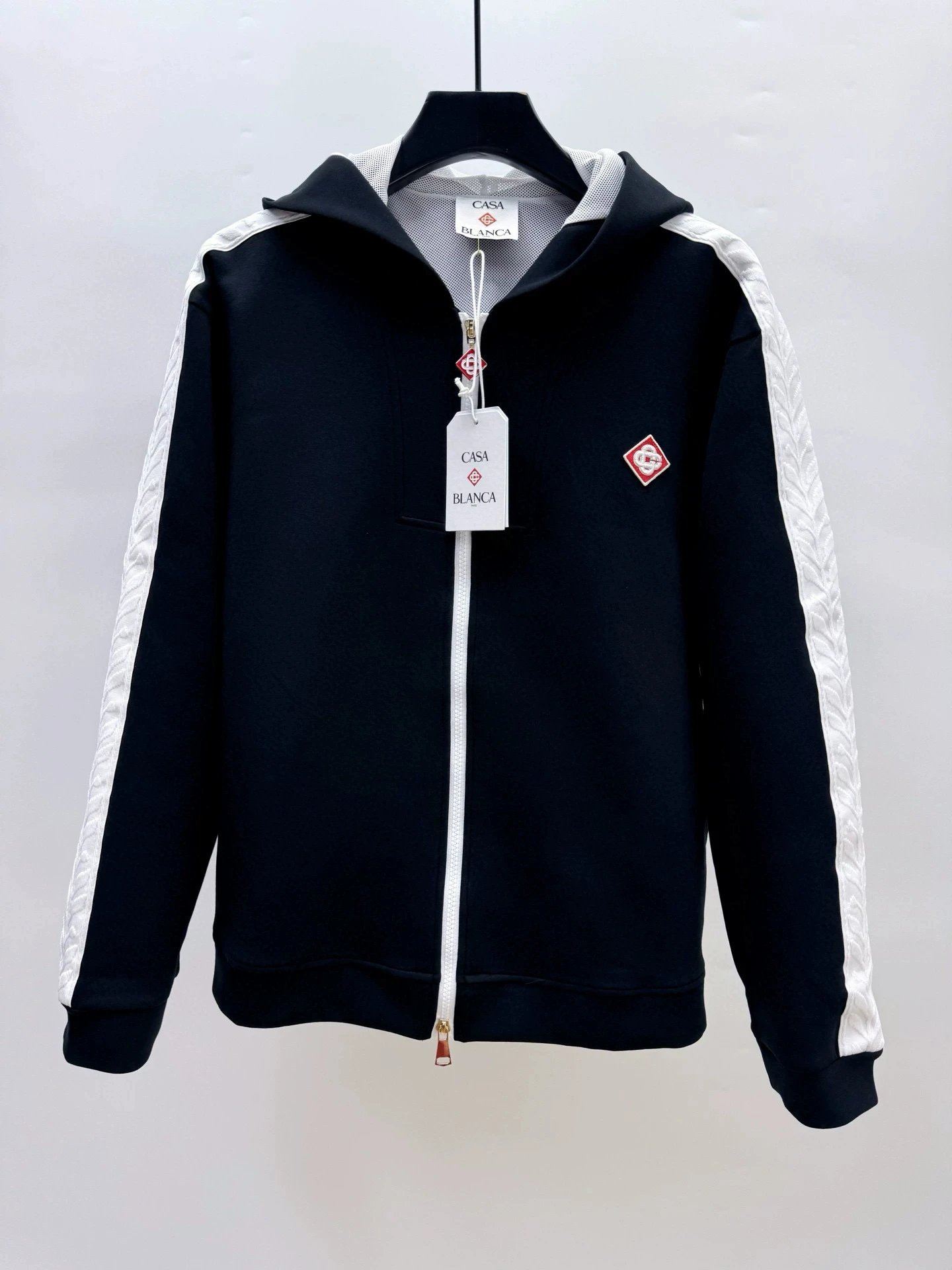 Long-Sleeve Set with Striped Lettering Tape Detail photo 4