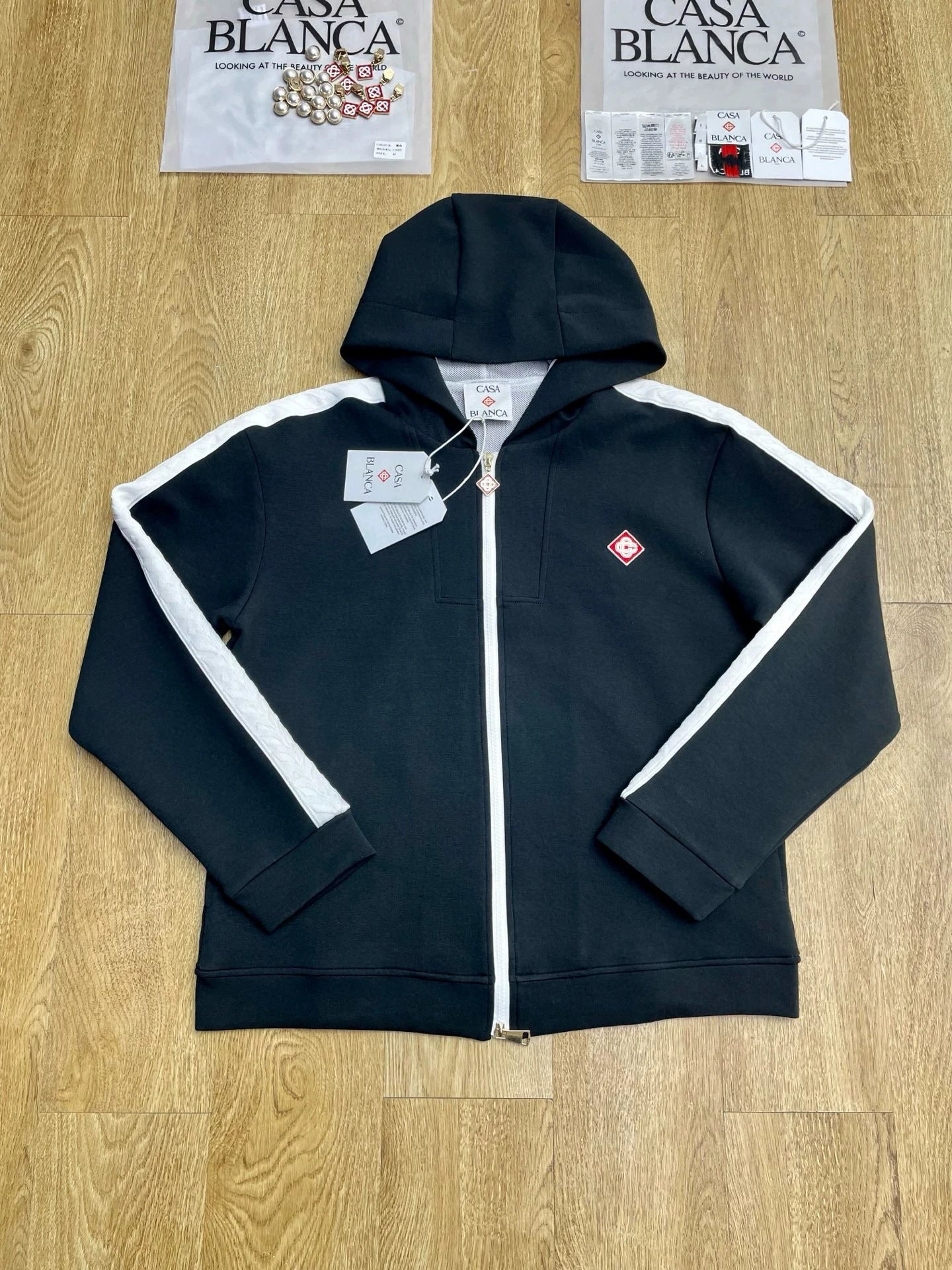 Long-Sleeve Set with Striped Lettering Tape Detail photo 6