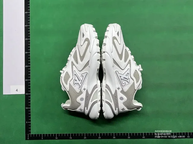 Louis Vuitton Sneakers Mesh Low-Top product detail image 12