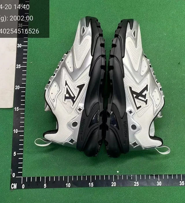 Louis Vuitton Sneakers Mesh Low-Top product detail image 18