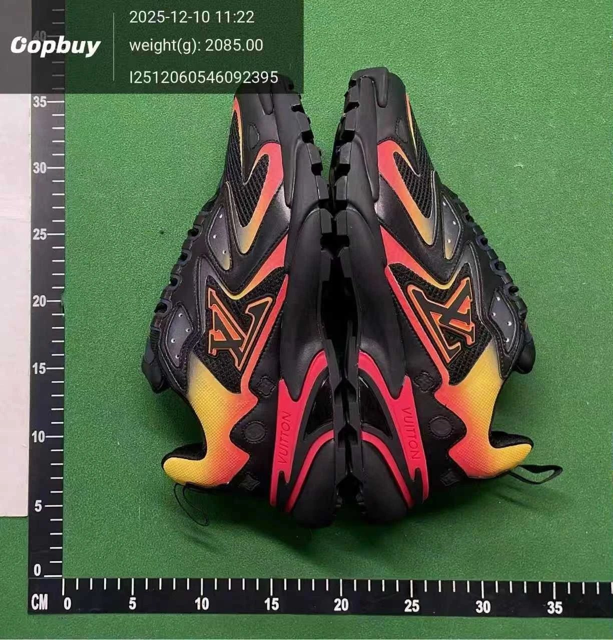 Louis Vuitton Sneakers Logo-appliqué lace-up running image 9