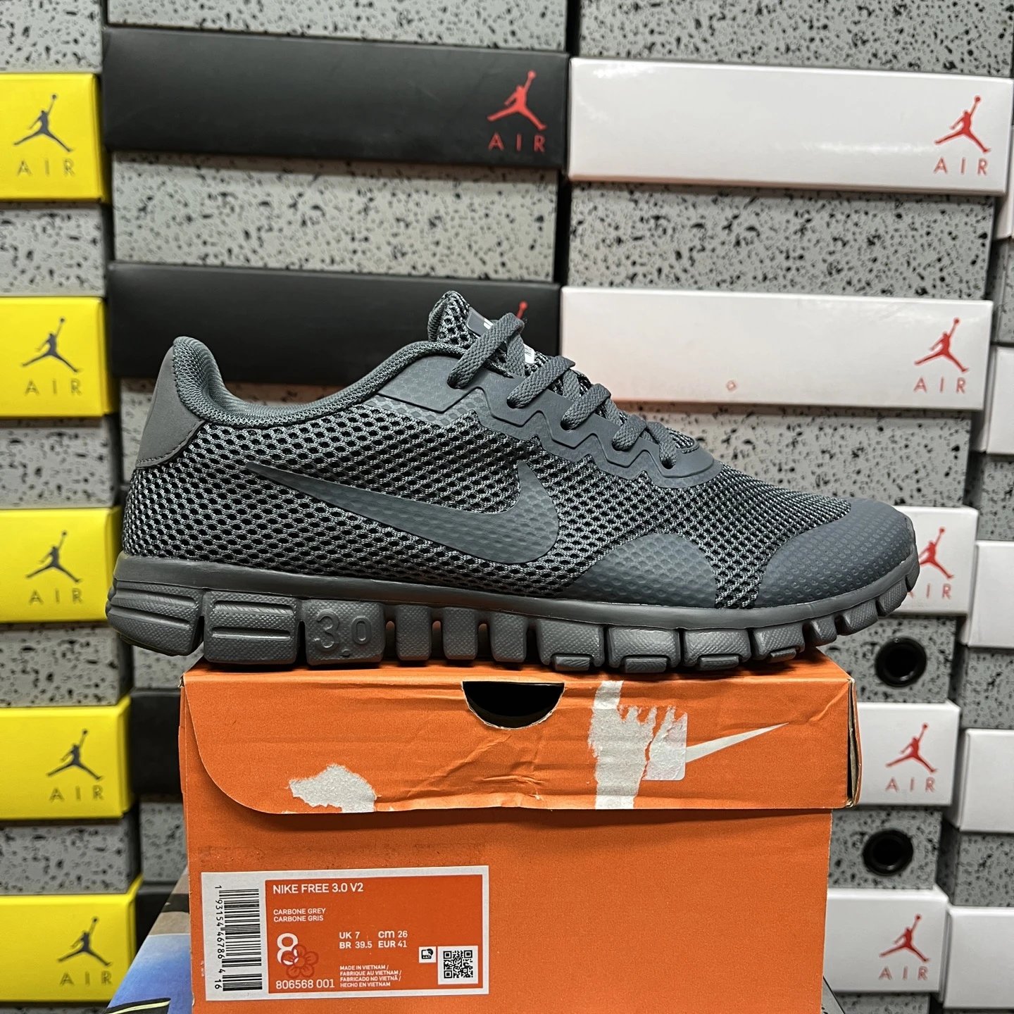 806568-001