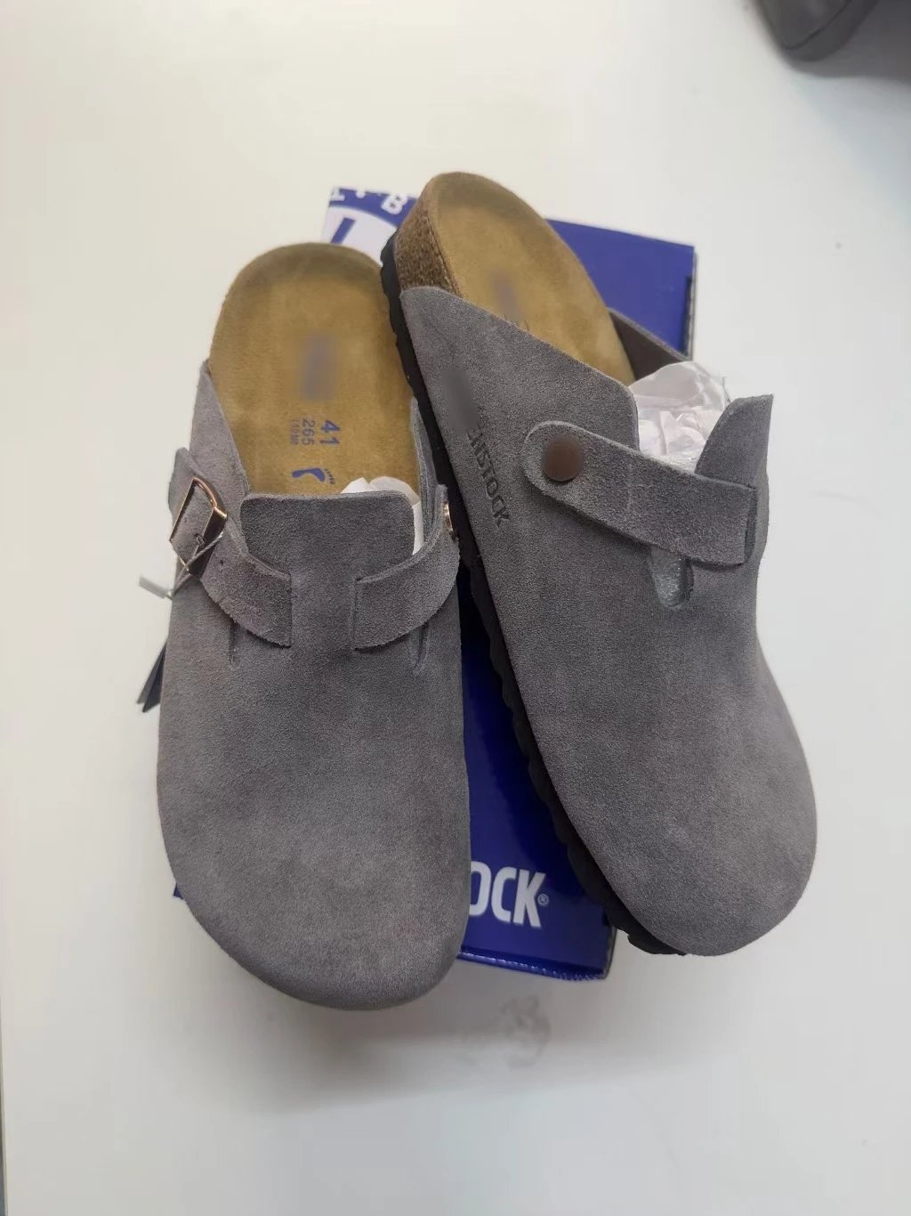 Unbranded Sneakers Distressed low-top with star appliqué — Dark gray (suede)