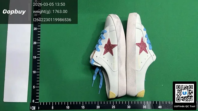 Unbranded Sneakers Distressed low-top with star appliqué product detail image 4
