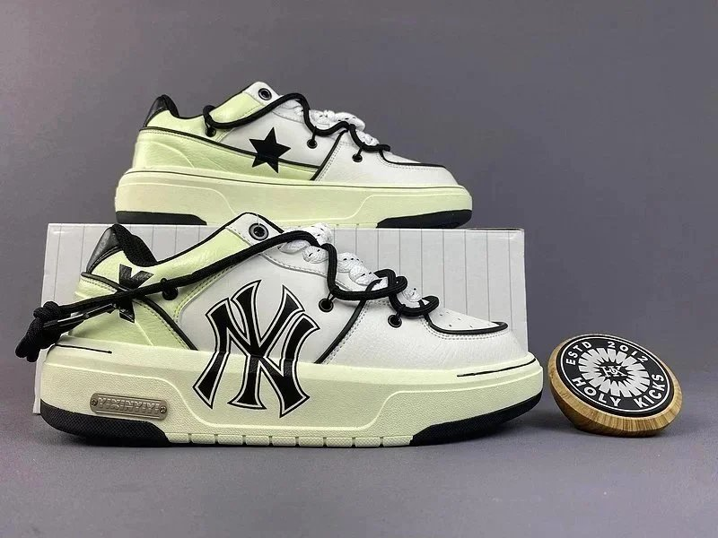 MLB Slippers Play Ball Origin Canvas Mule — 33