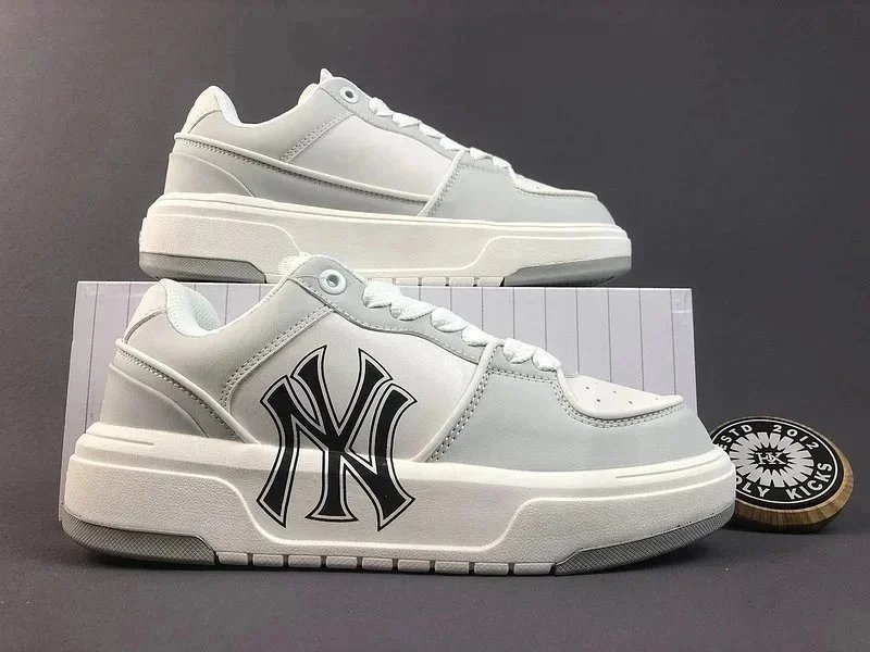 MLB Slippers Play Ball Origin Canvas Mule — 32