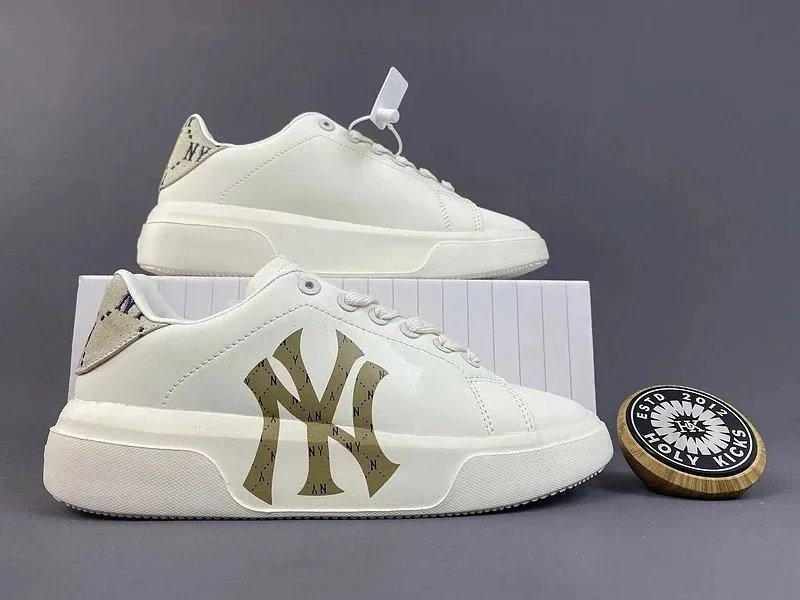 MLB Slippers Play Ball Origin Canvas Mule — 34