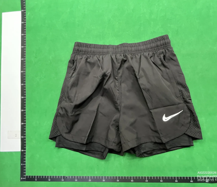 Nike Shorts Double-layer running with zip pockets and reflective graphic print image 12