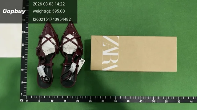 Prada High Heels Pointed-Toe Slingback Pumps product detail image 3