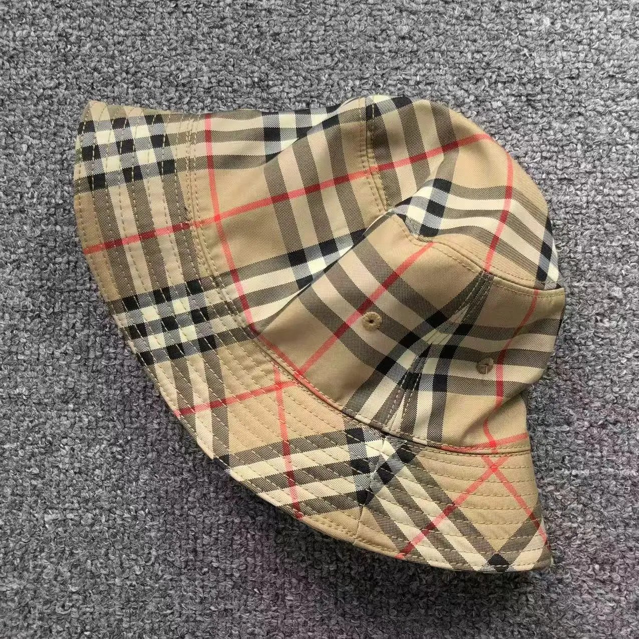 Burberry  cap