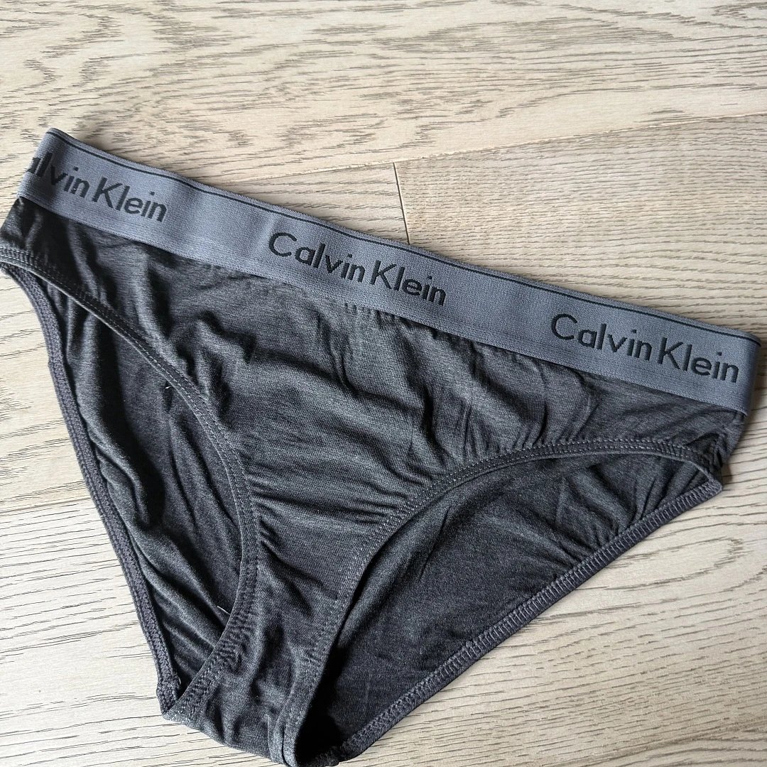 Calvin Klein Underwear 3-Pack Hipster Briefs image 4