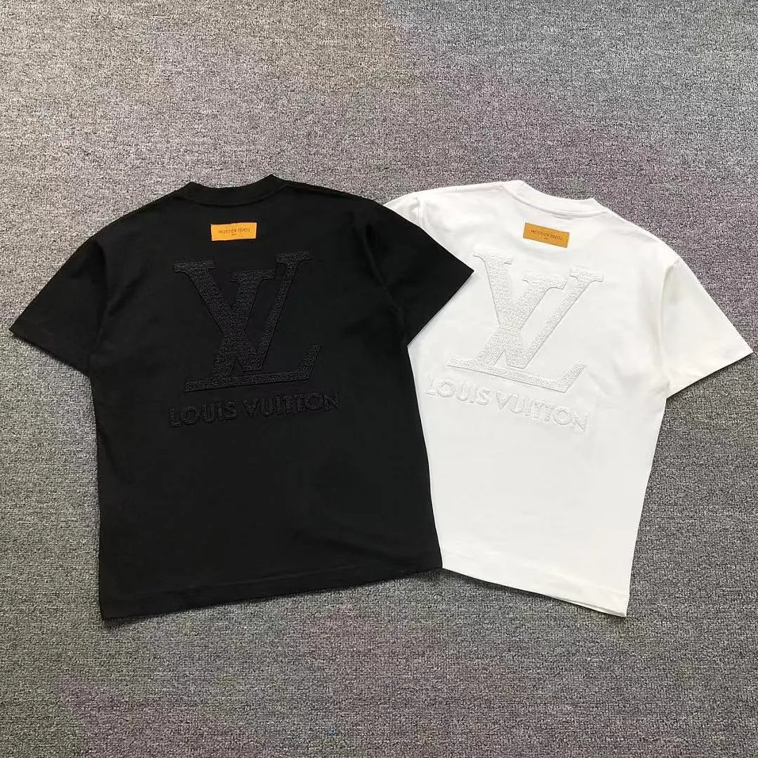 Louis Vuitton Tee — W2CFinds curated find