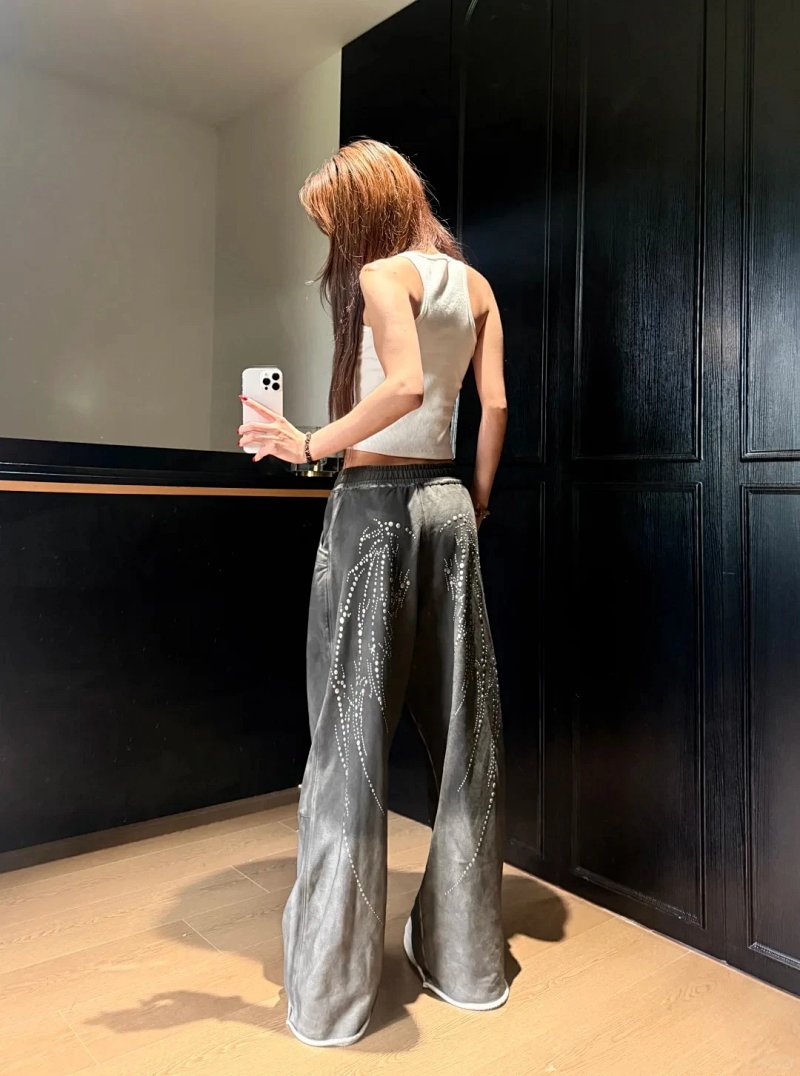 Sweatpants from Charmander
