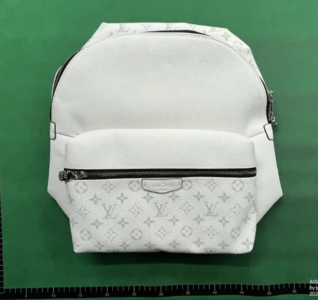 Unbranded Backpacks Padded shoulder straps with front zip pocket product detail image 12