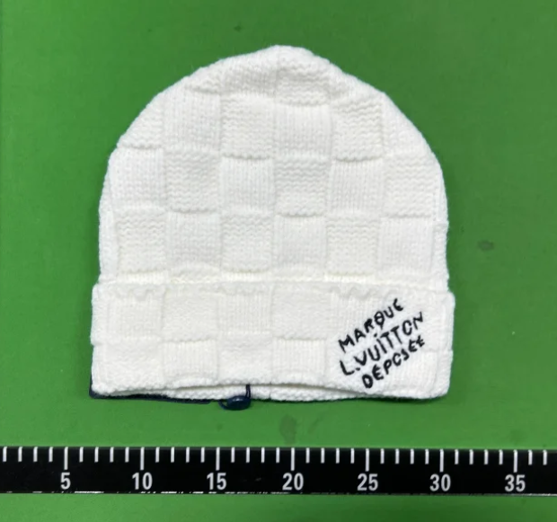 LV 01