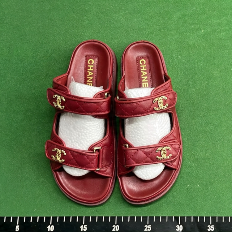 happy metal buckle unisex flat slippers