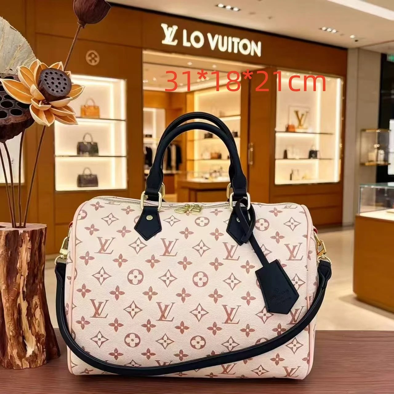 Gucci Assorted monogram bags — 34