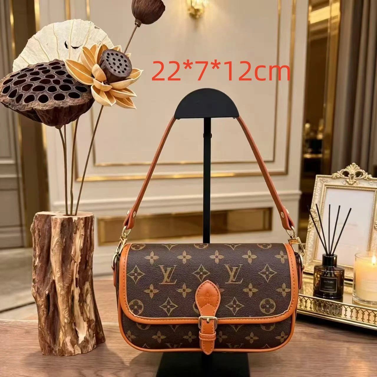 Gucci Assorted monogram bags — 18