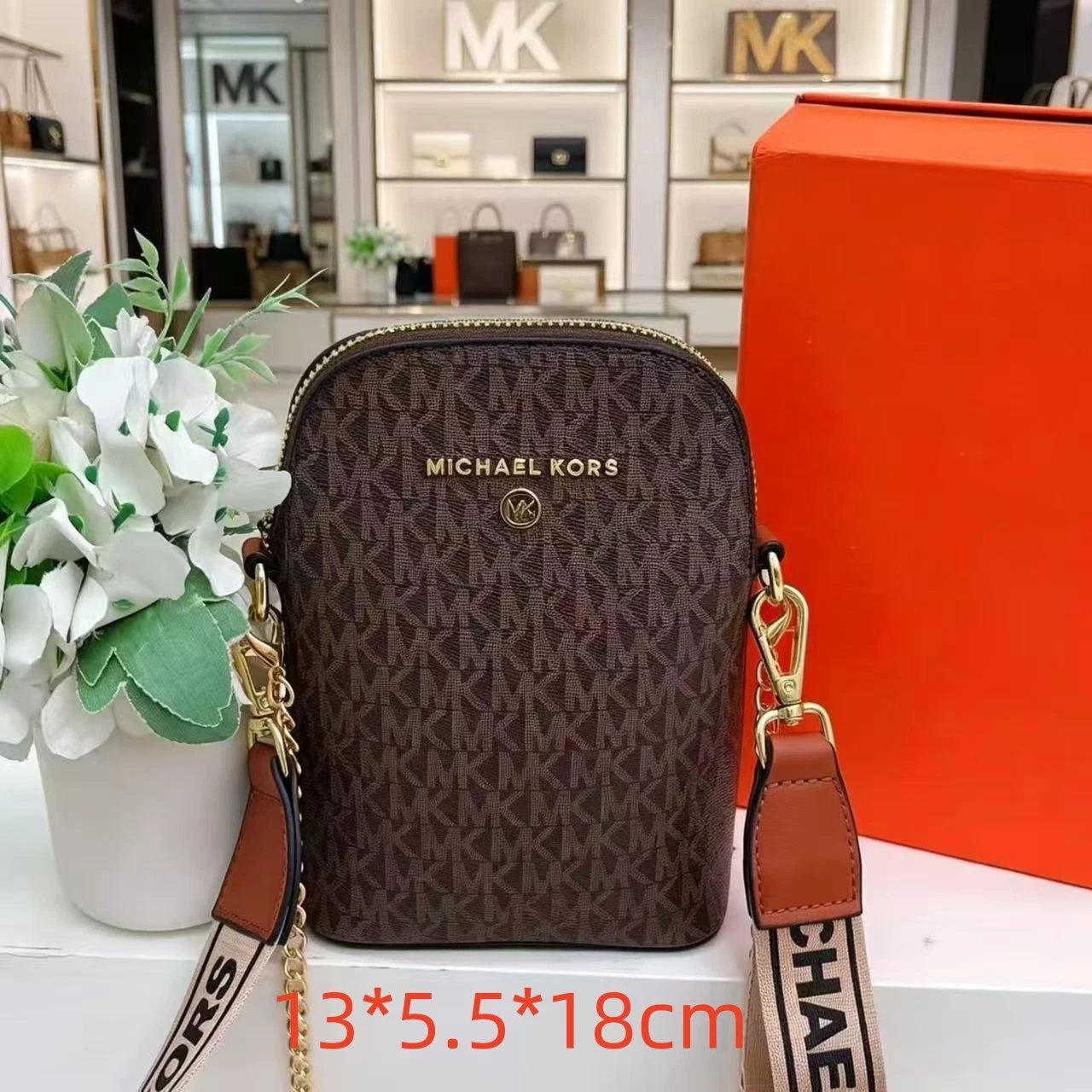 Gucci Assorted monogram bags — 14