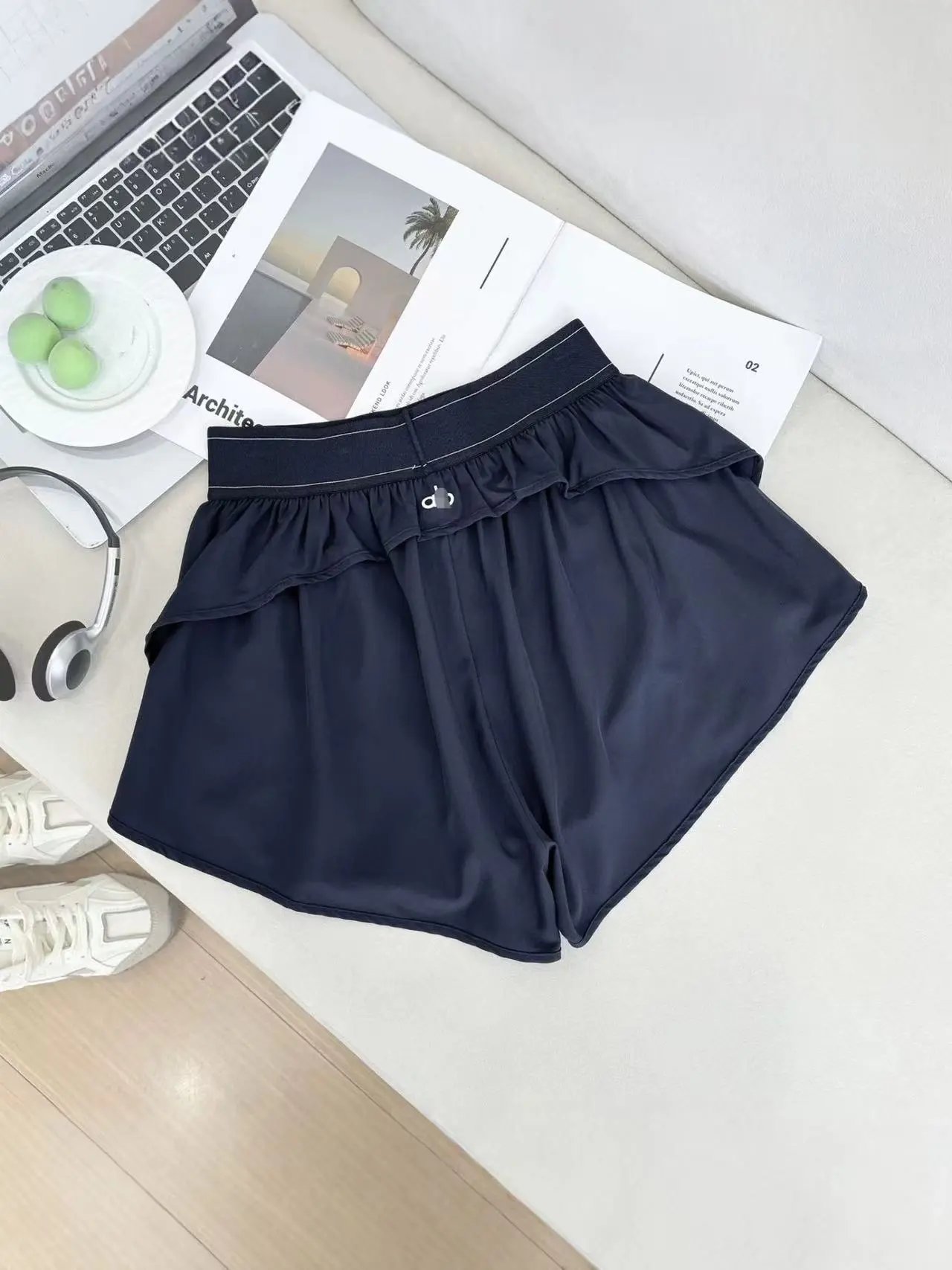 alo Shorts High-Waisted Layered Athletic — 14