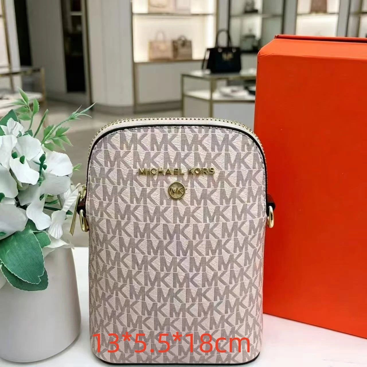 Gucci Assorted monogram bags — 12
