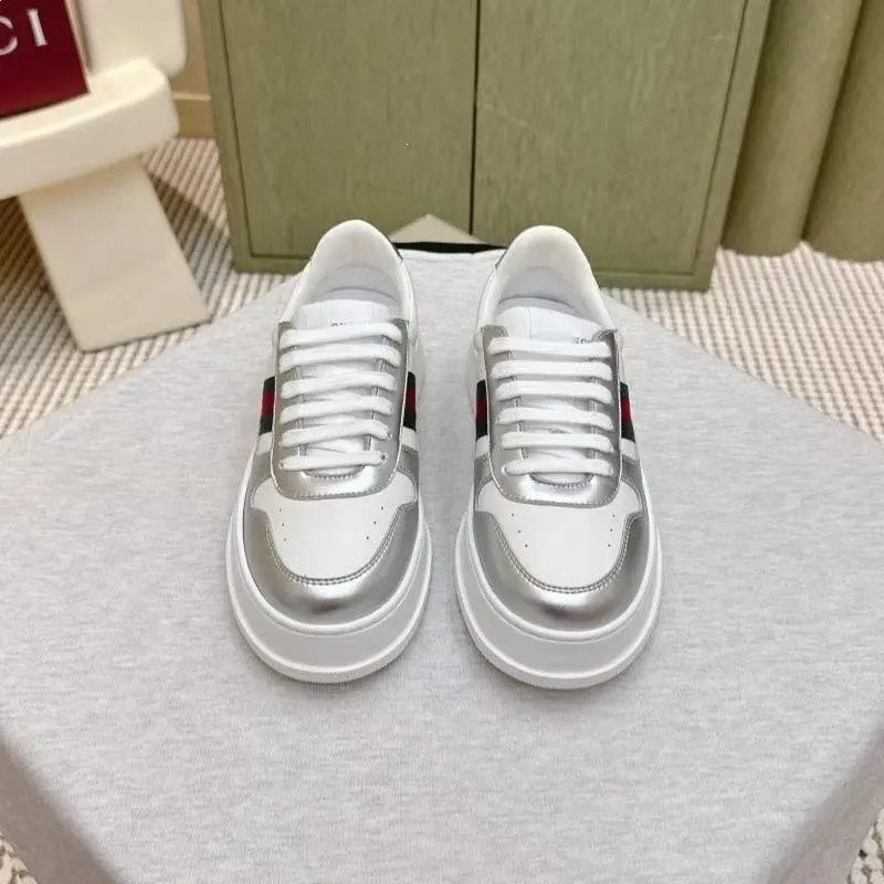 Louis Vuitton Sneakers Low-Top Lace-Up Leather — 26
