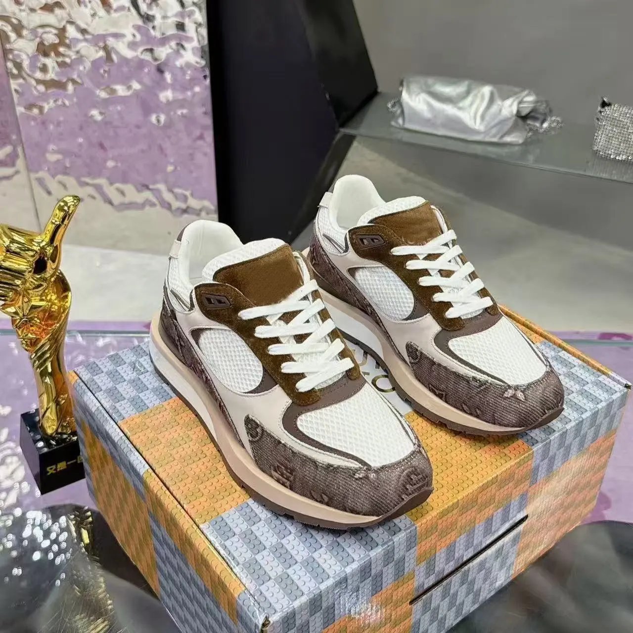Louis Vuitton Sneakers Low-top mesh and suede lace-up with LV monogram panels — 28