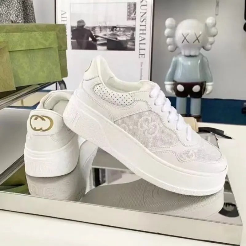 Louis Vuitton Sneakers Low-Top Lace-Up Leather — 13