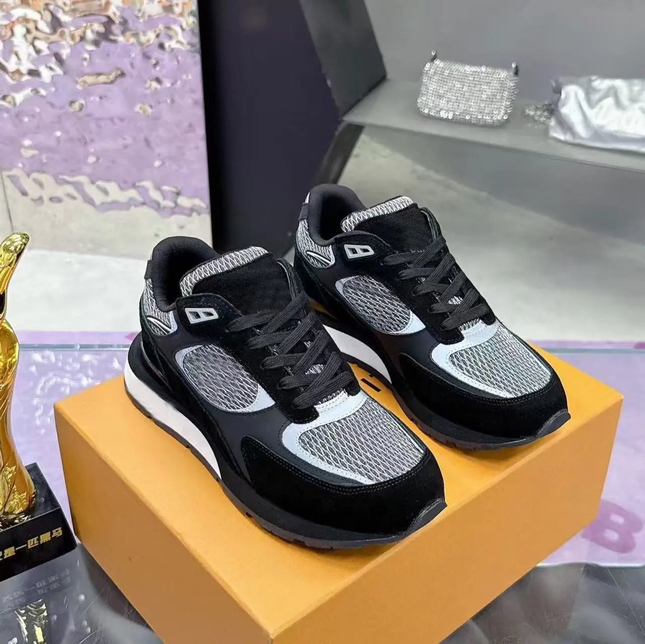Louis Vuitton Sneakers Low-top mesh and suede lace-up with LV monogram panels — 20