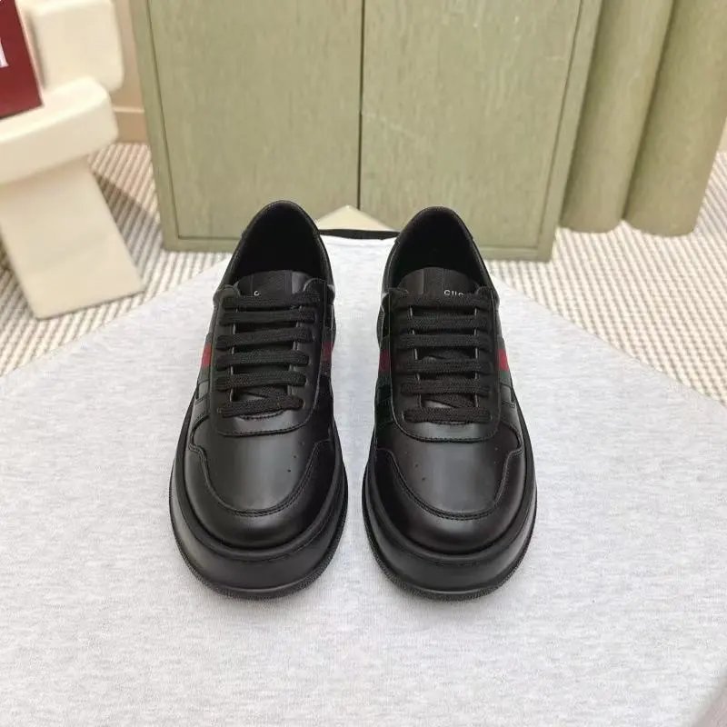 Louis Vuitton Sneakers Low-Top Lace-Up Leather — 28